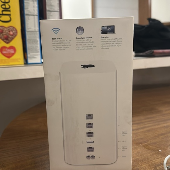 NRFB NEW Apple Airport Extreme ME918LL/A - Picture 2 of 3
